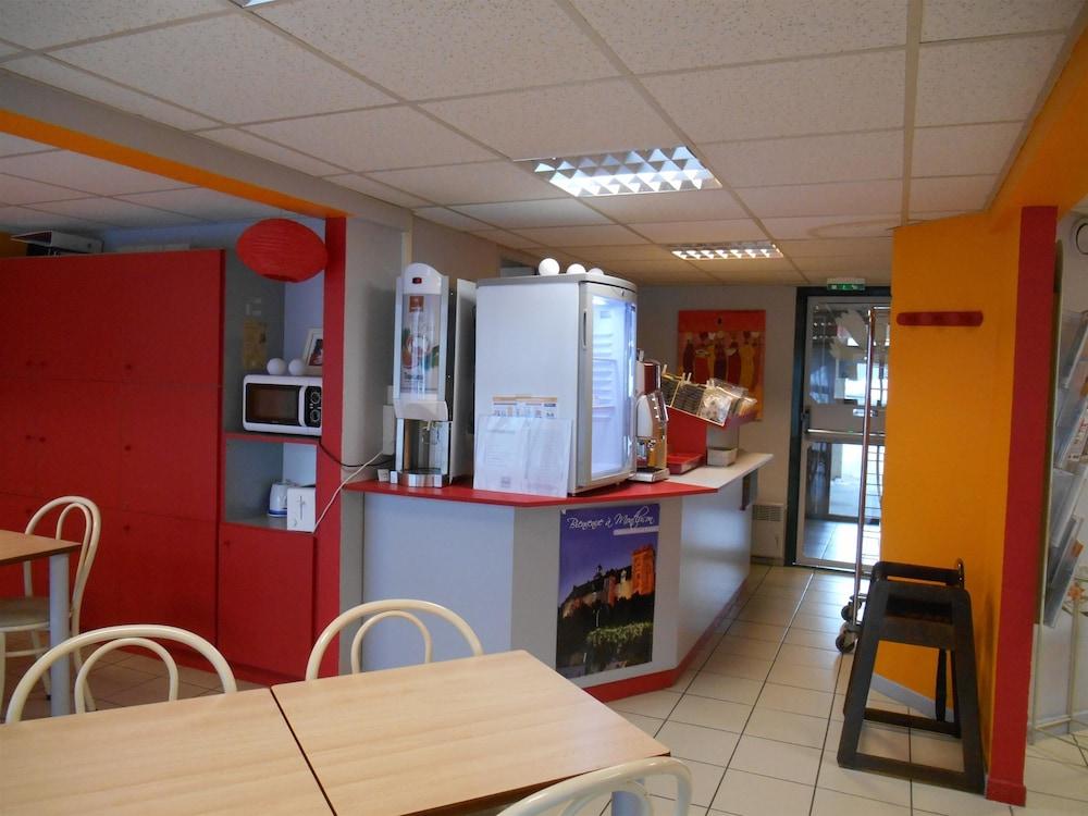 Premiere Classe Montlucon Saint Victor Luaran gambar